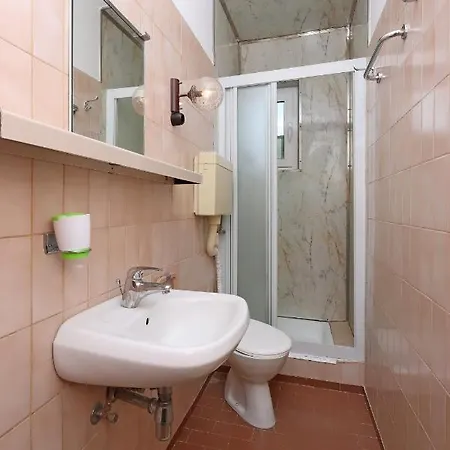 Apartments With A Parking Space Punat, Krk - 5410 Apartment *