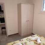 Apartments With Parking Space Punat, Krk - 5410